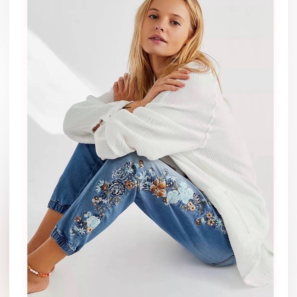 DRIFTWOOD Blue Floral Embroidered Joggers